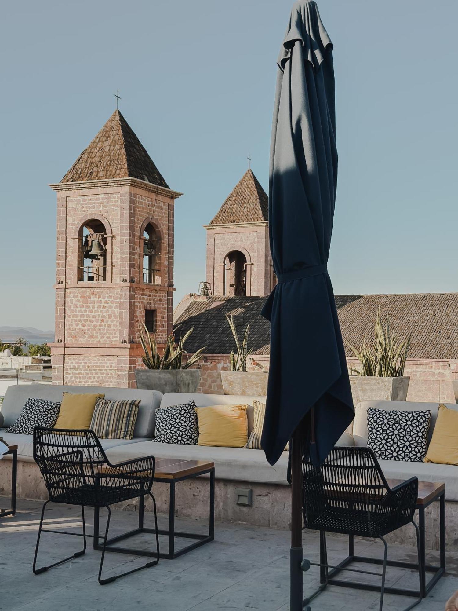 Hotel Catedral La Paz Exteriör bild The hotel's rooftop