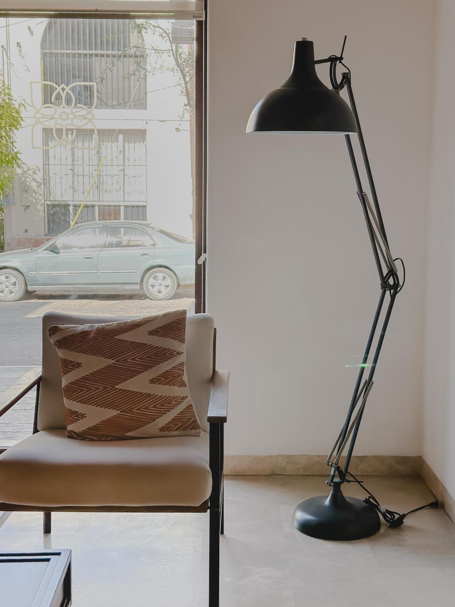 Hotel Catedral La Paz Exteriör bild A floor lamp