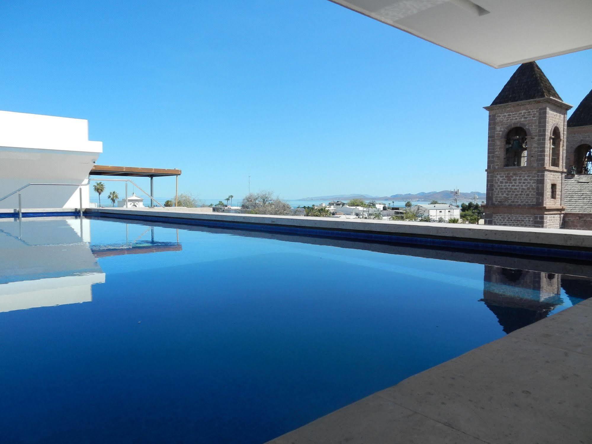 Hotel Catedral La Paz Exteriör bild View of the swimming pool